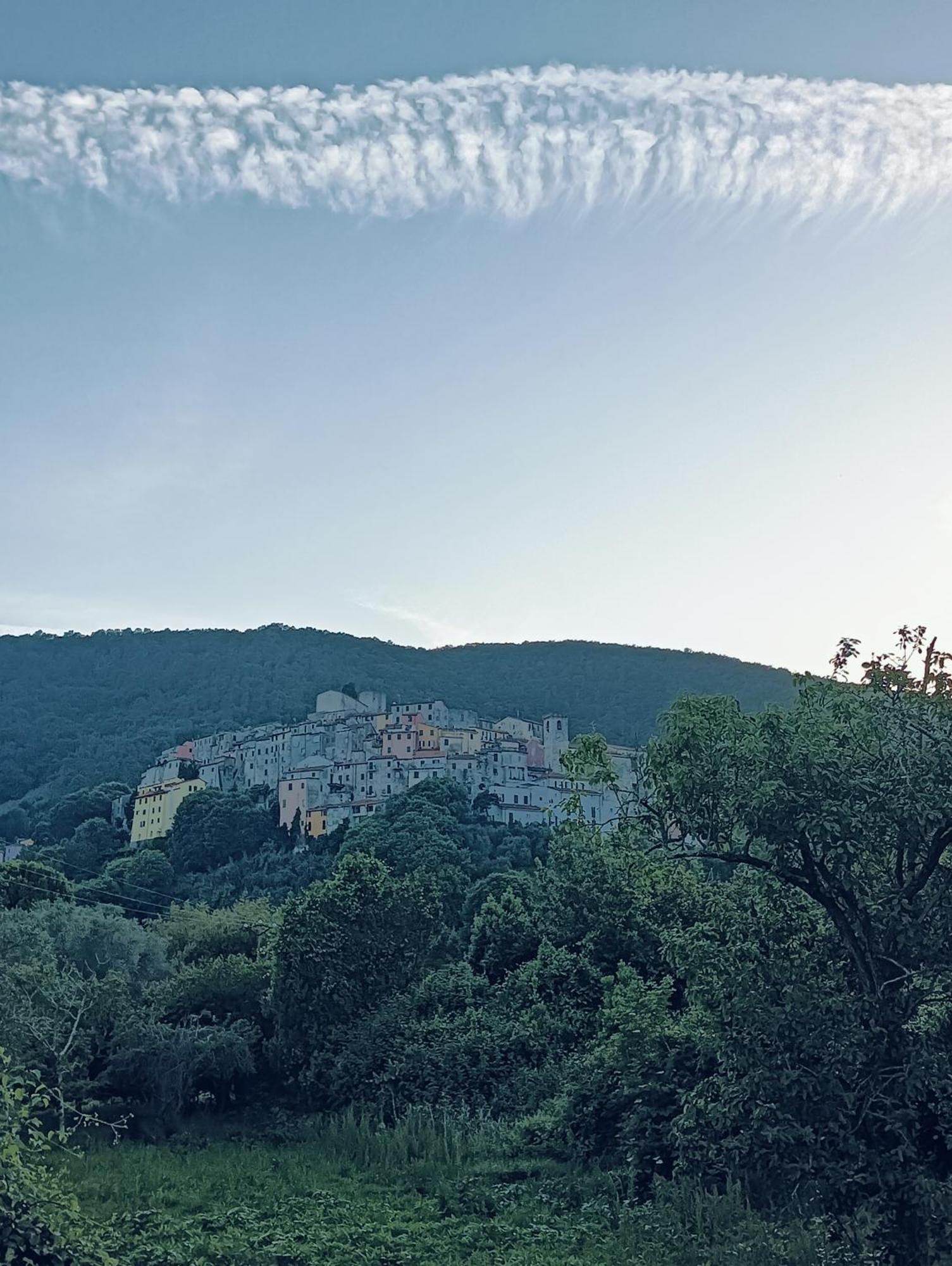 La Terrazza Di Ameglia Alta Lägenhet Exteriör bild