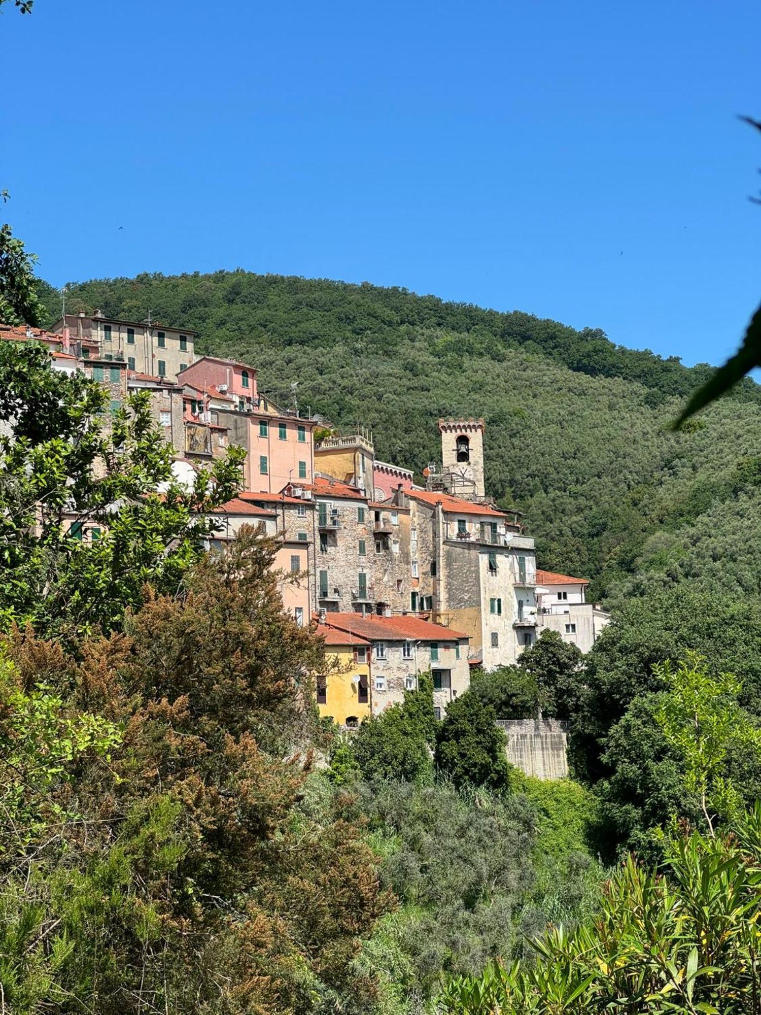 La Terrazza Di Ameglia Alta Lägenhet Exteriör bild